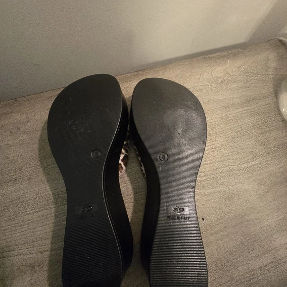 Eddie Bauer Slide Wedge Animal Print Pony Hair shoe - Picture 6 of 7